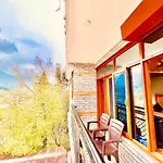 Sana Luxury Cottage, Manali